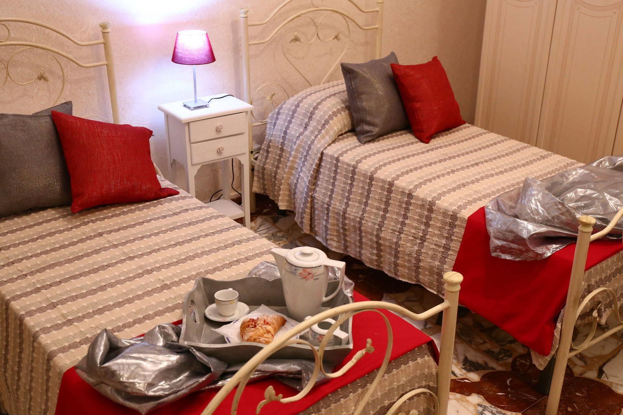 Il Giardino Delle Calendule B&B Solarino 外观 照片