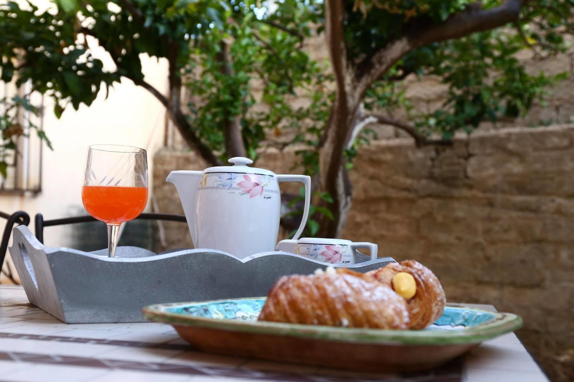 Il Giardino Delle Calendule B&B Solarino 外观 照片